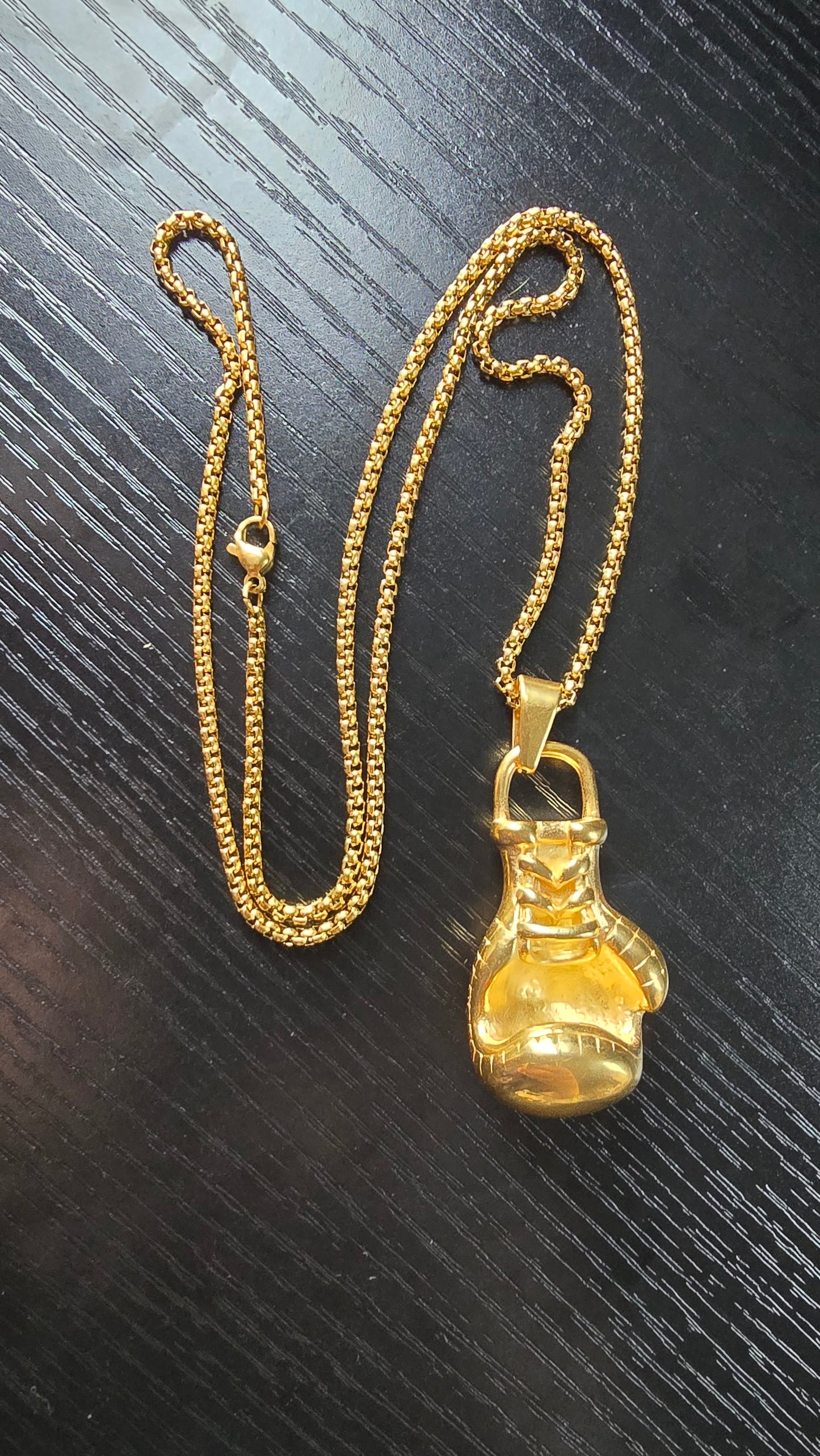 Collier gant de boxe XXL
