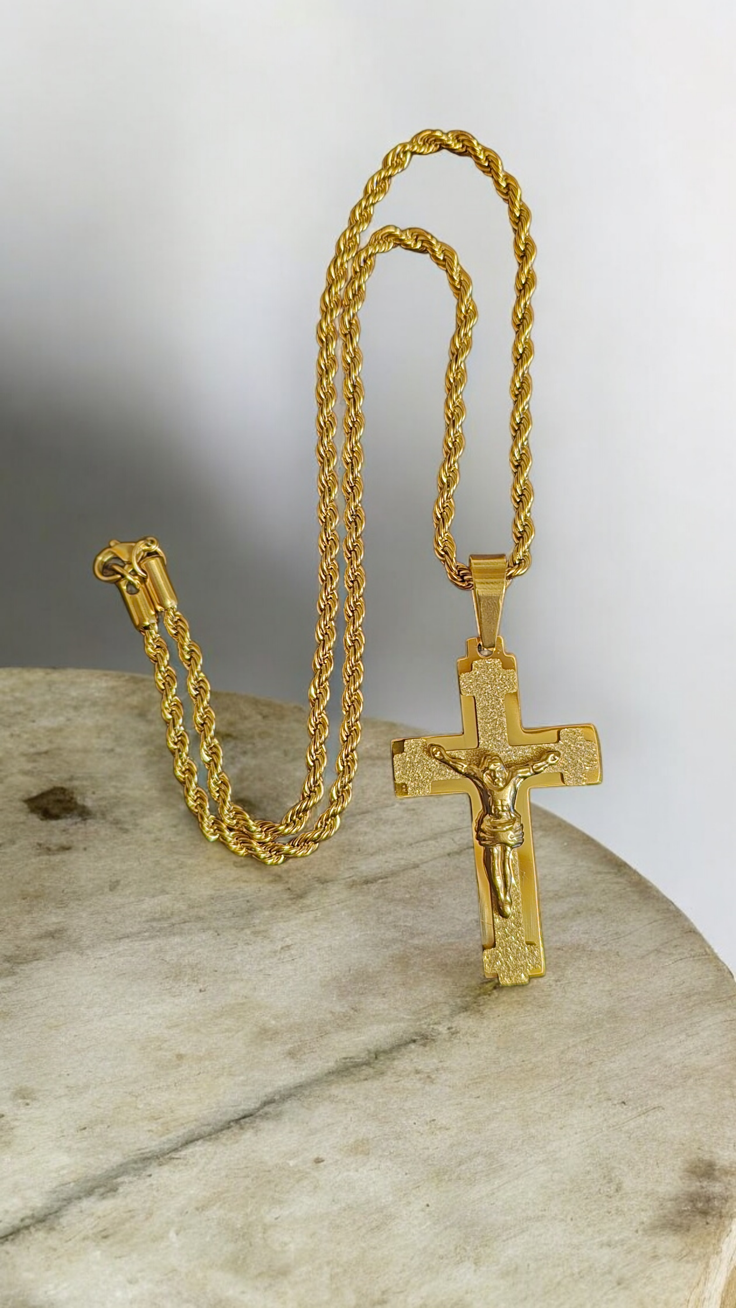 ensemble collier et pendentif croix
