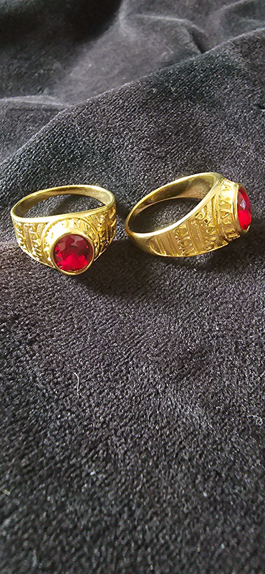 bague universitaire pierre rouge