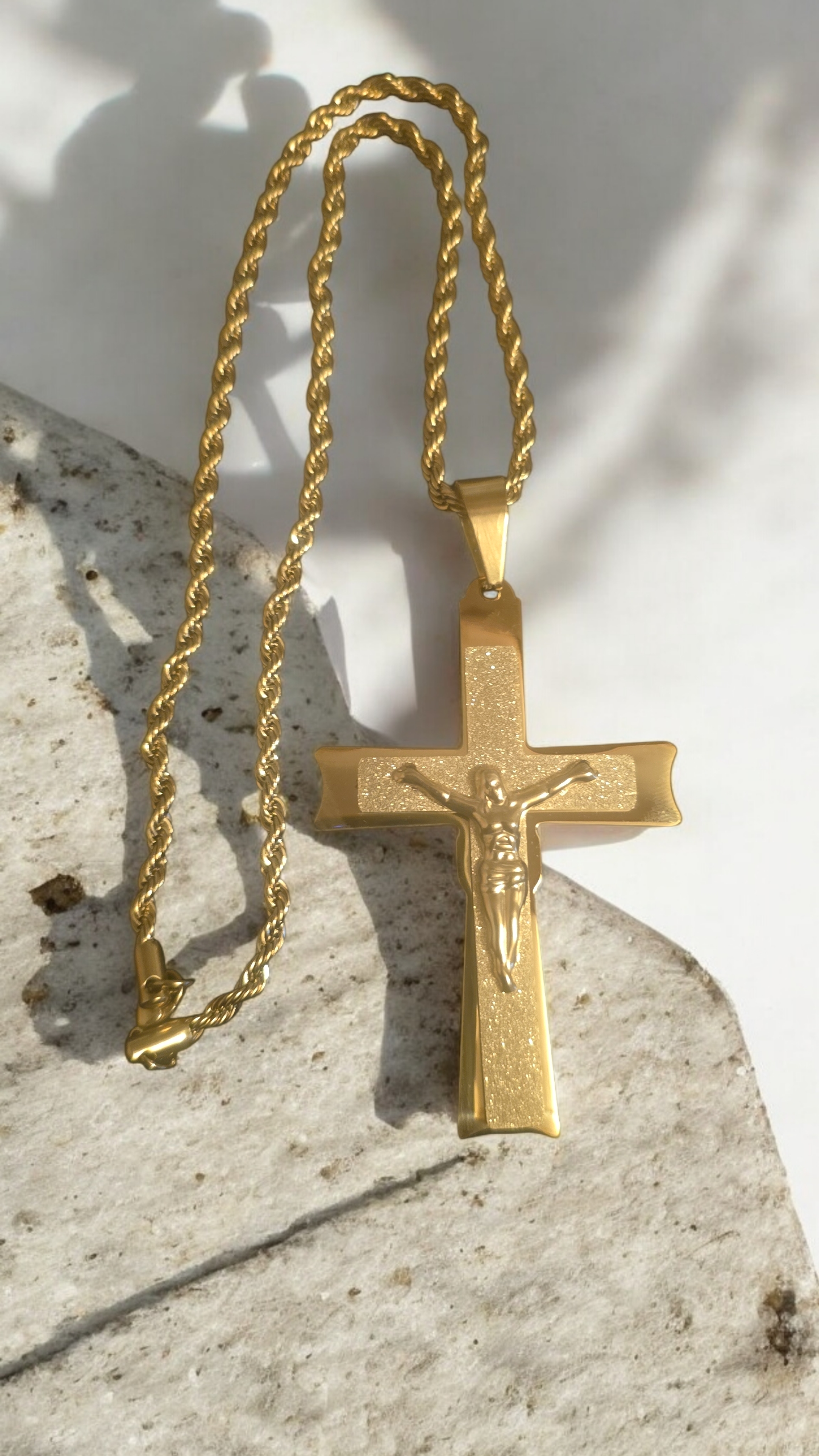 ensemble collier et pendentif croix