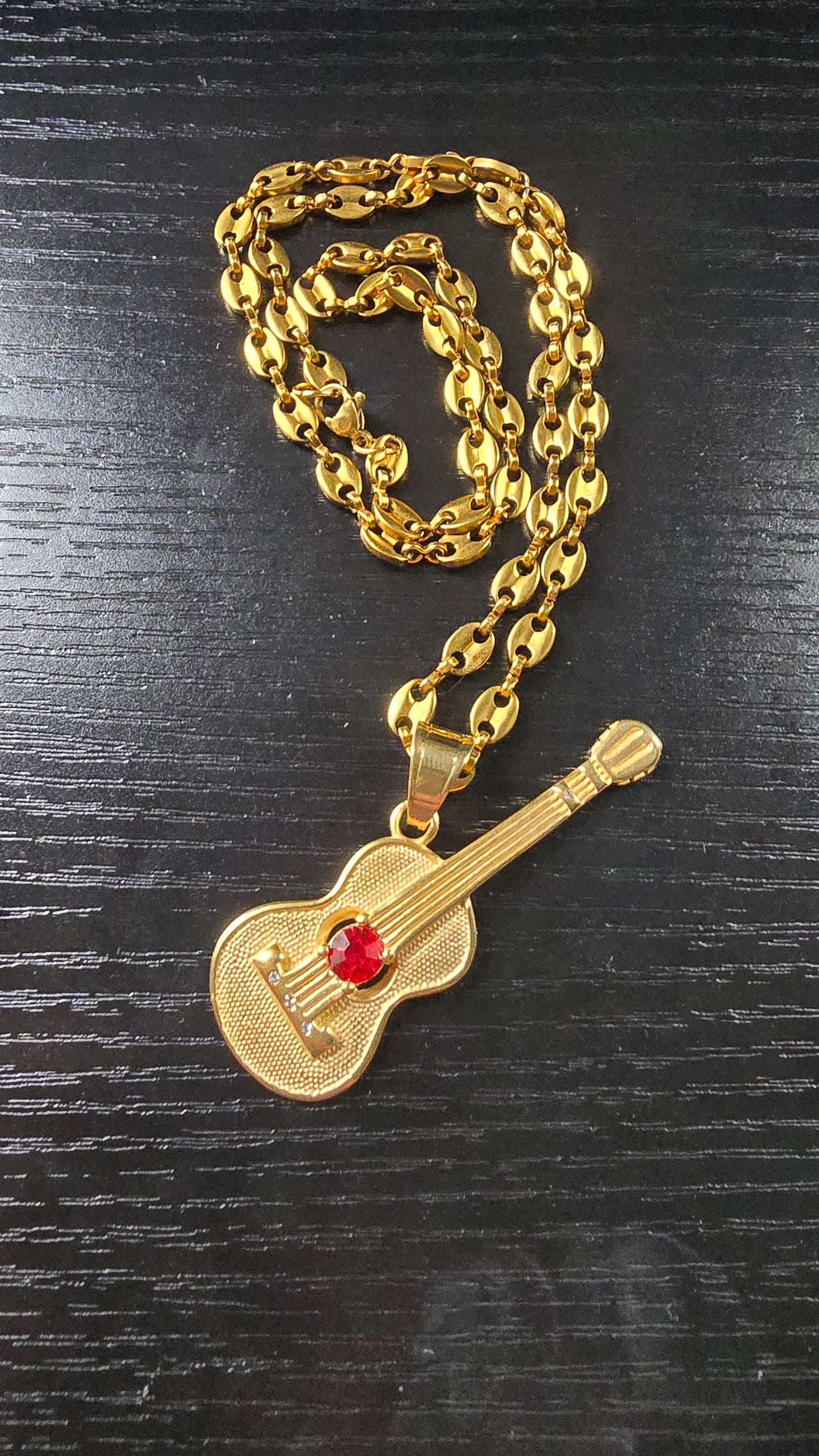 collier et pendentif guitare