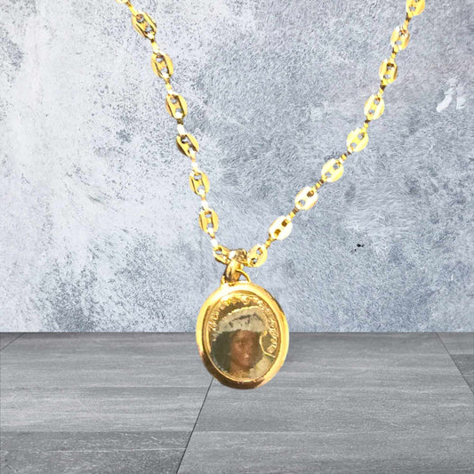 ensemble collier saint sarah,et grain de café