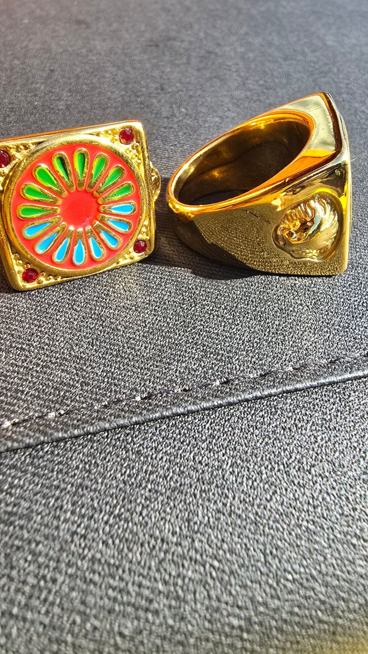 bague roue roulotte voyageur et tète de lion acier inoxydable