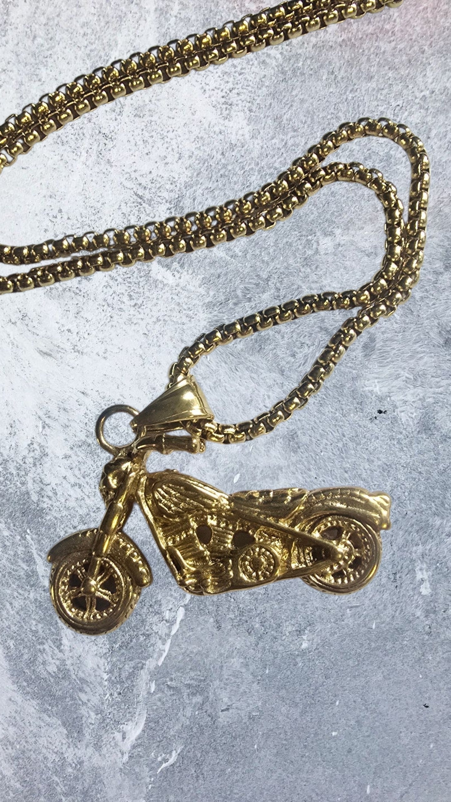 Pendentif moto
