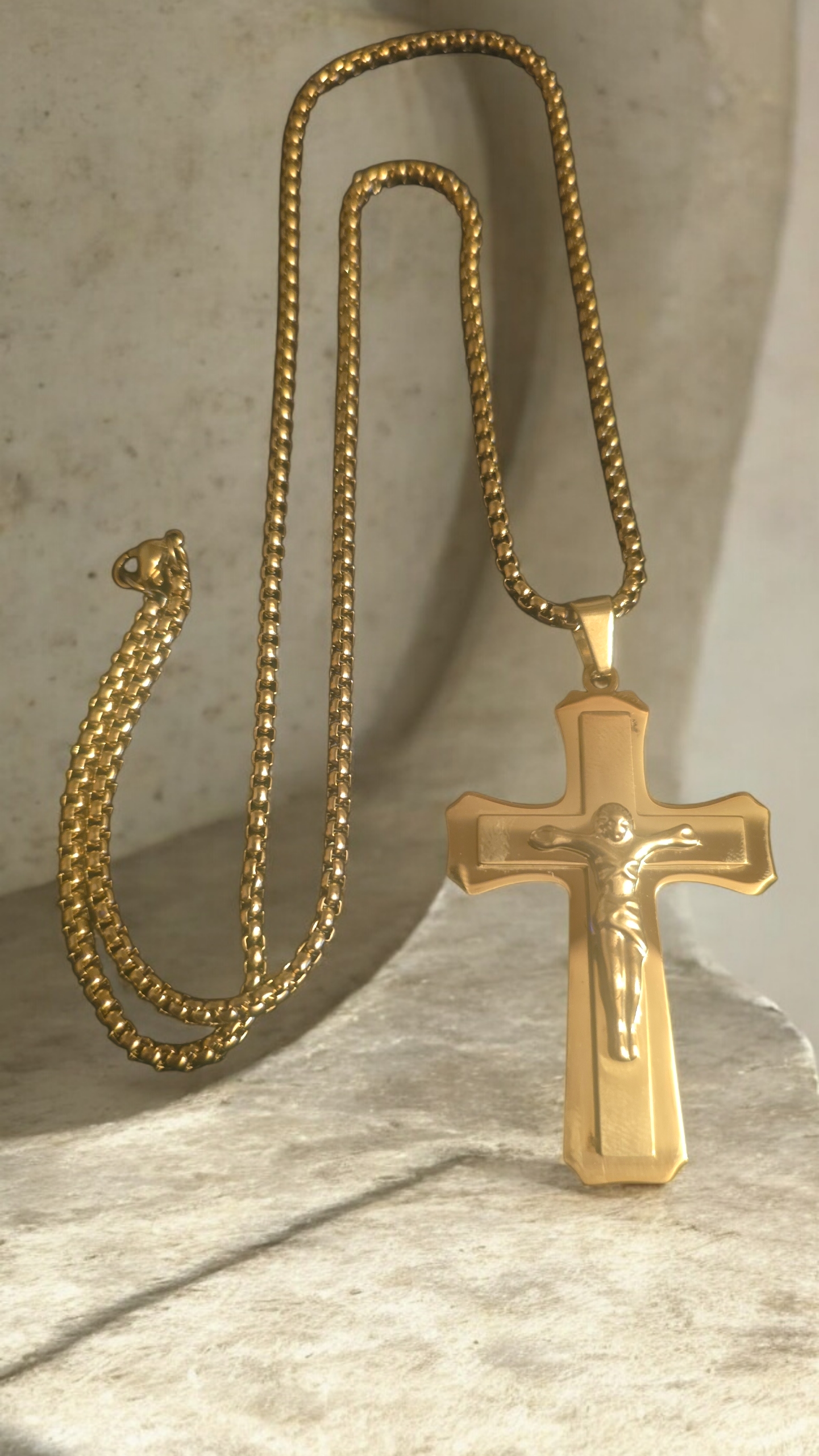 ensemble collier et  pendentif croix