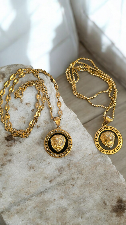 ensemble collier et  pendentif lion