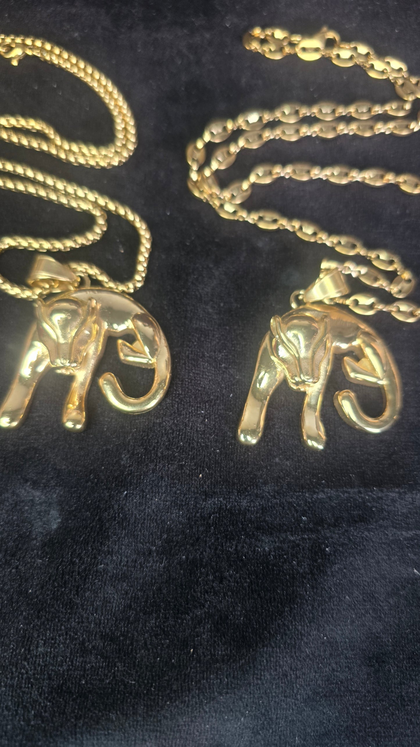ensemble collier et  pendentif panthère