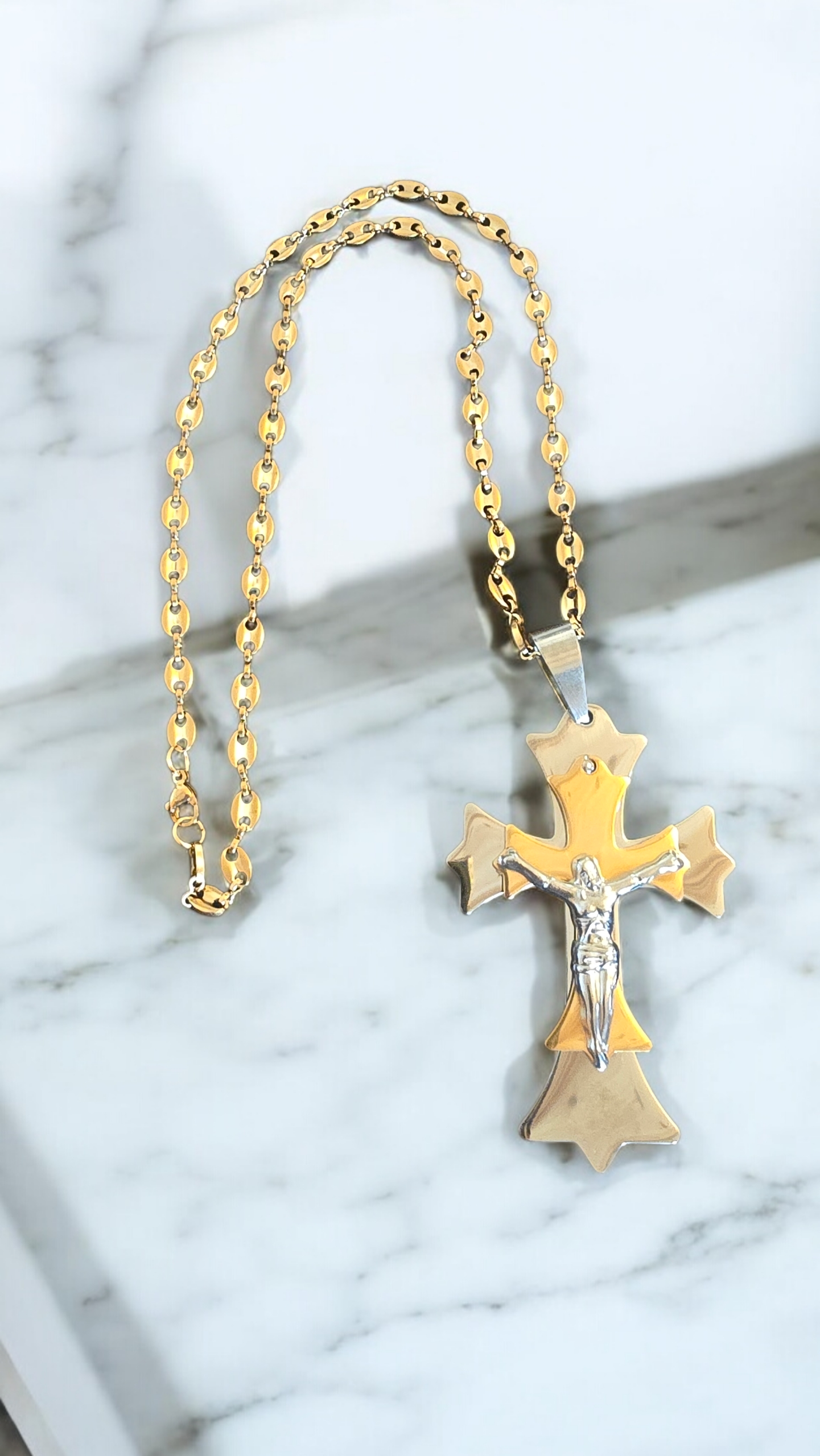 ensemble collier et  pendentif croix