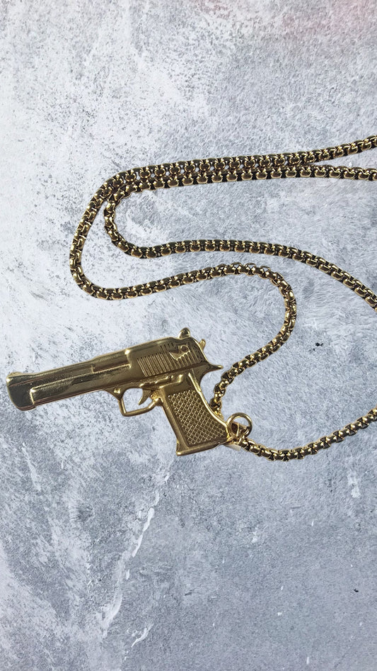 Pendentif gun