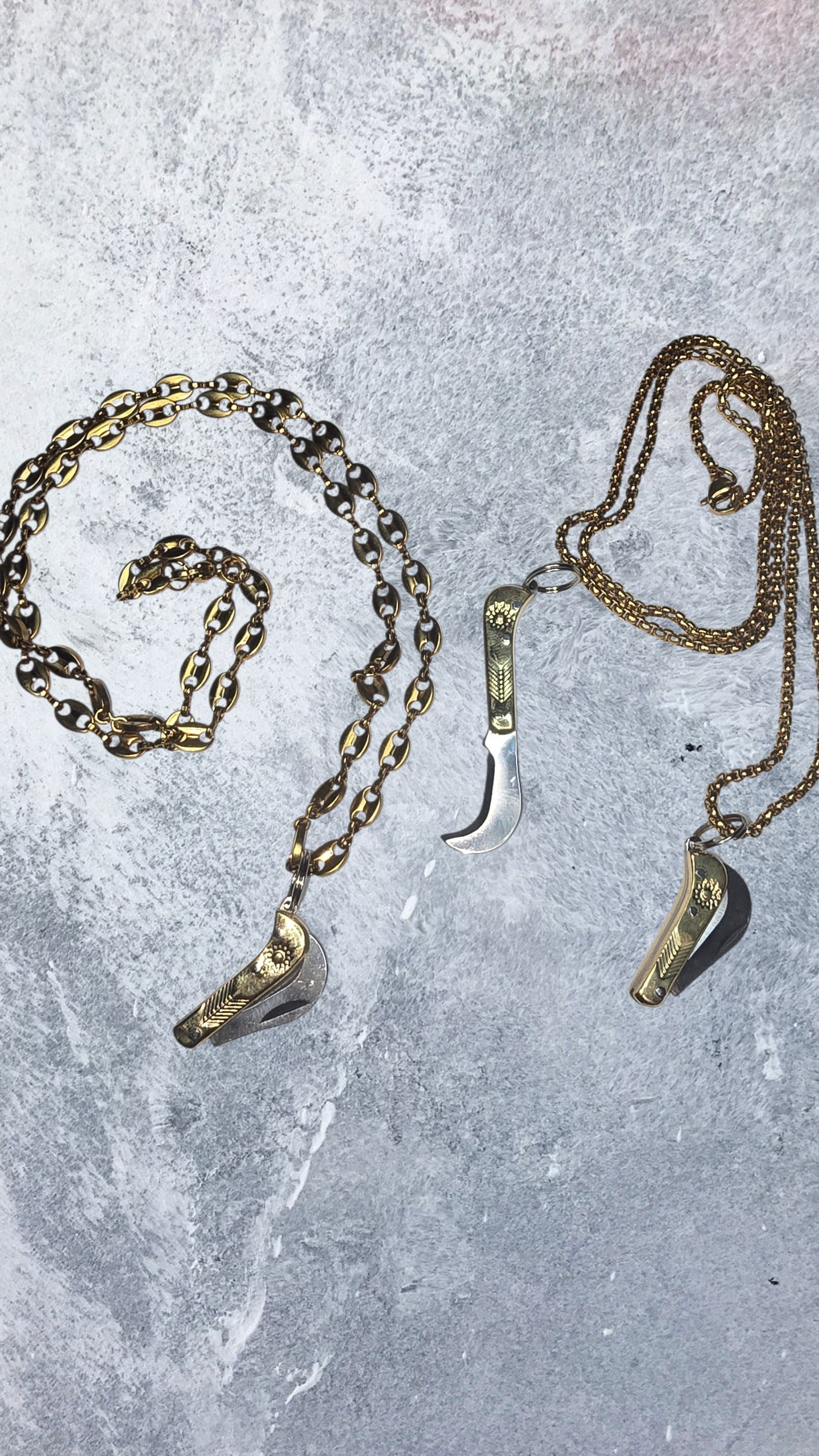 ensemble collier et pendentif serpette