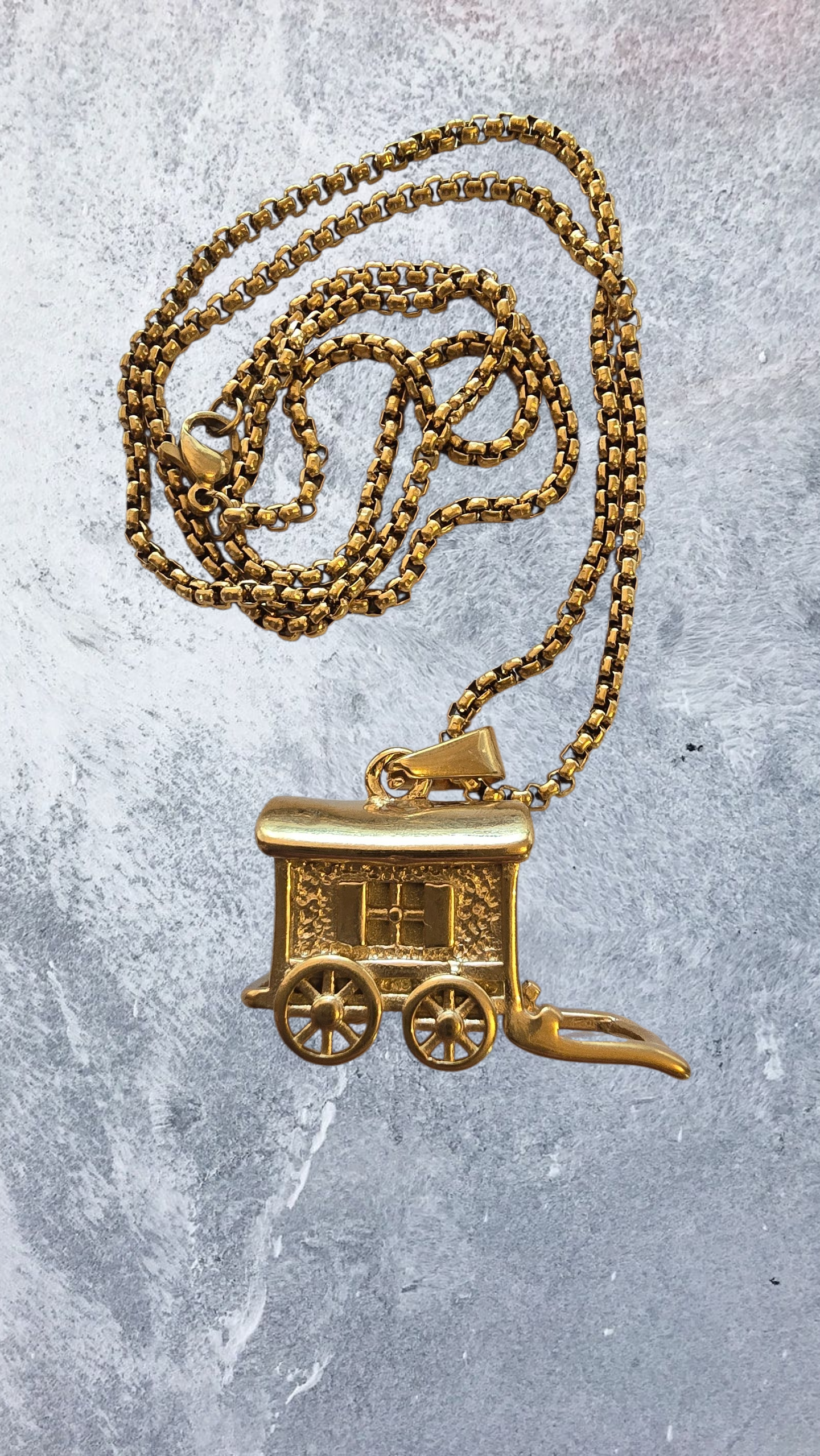 ensemble collier et roulotte