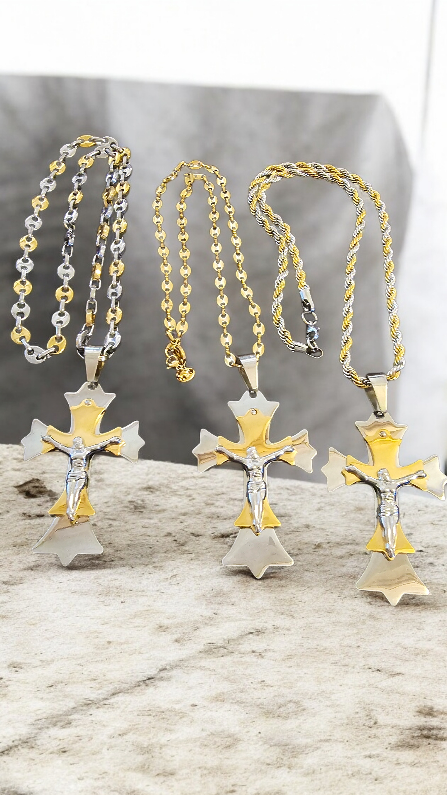 ensemble collier et  pendentif croix