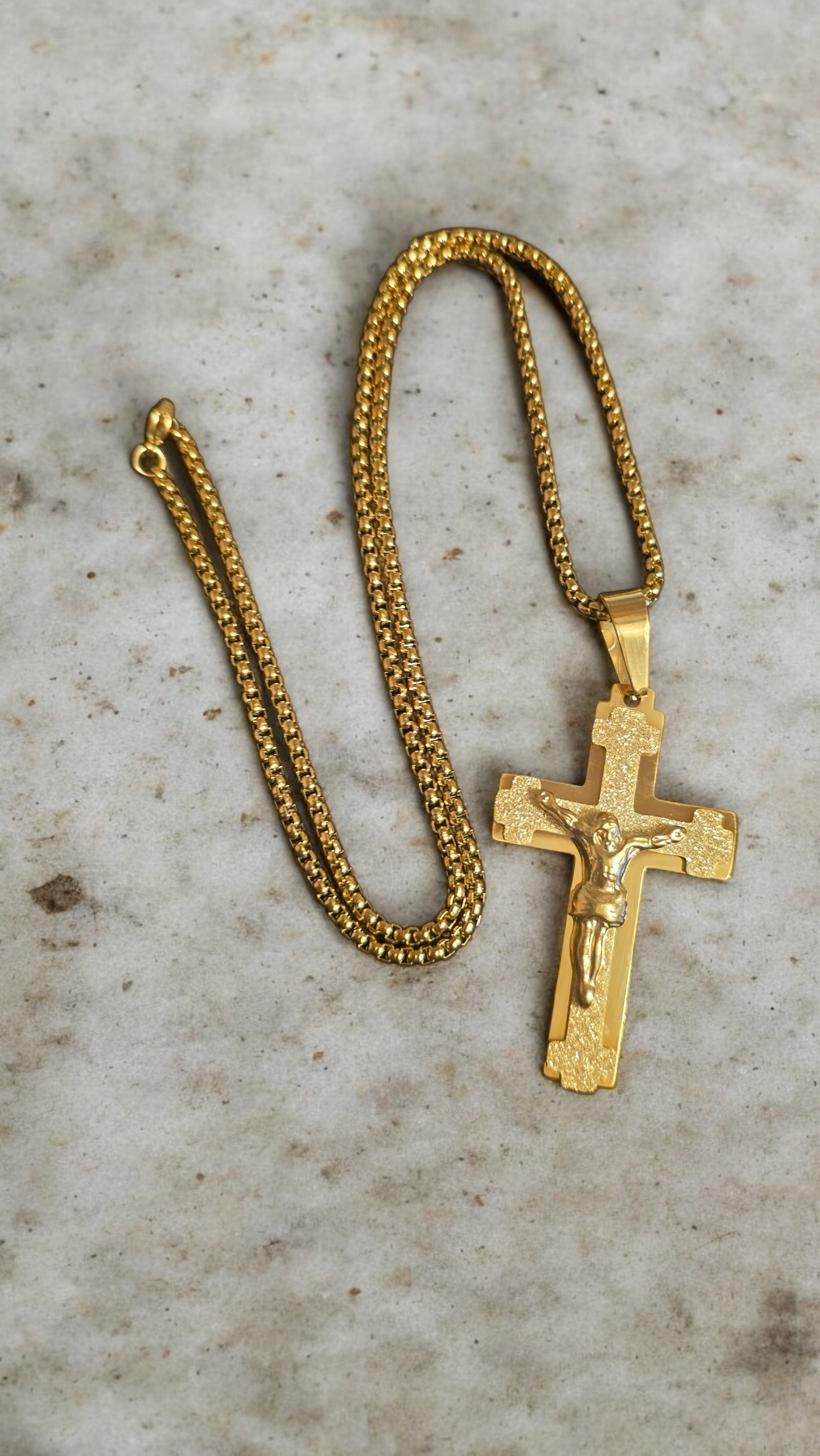 ensemble collier et  pendentif croix