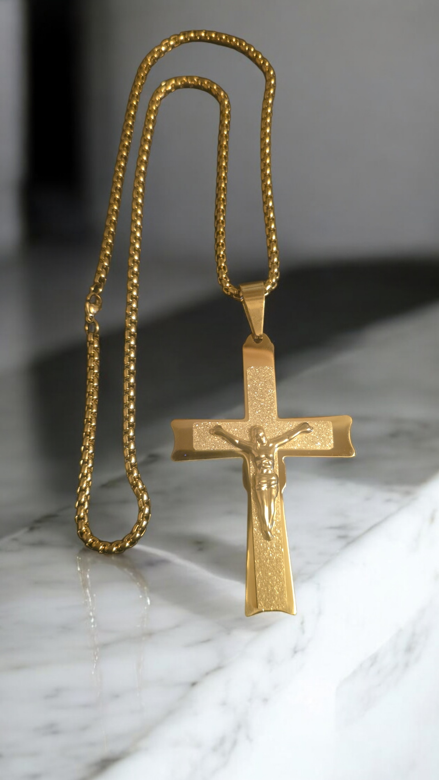 ensemble collier et  pendentif croix