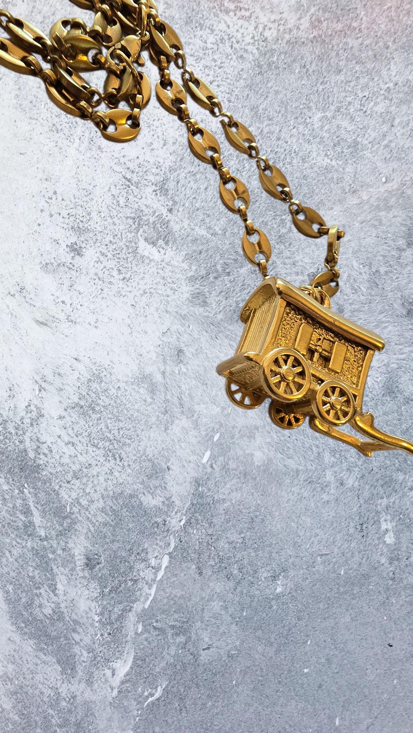 ensemble collier et roulotte