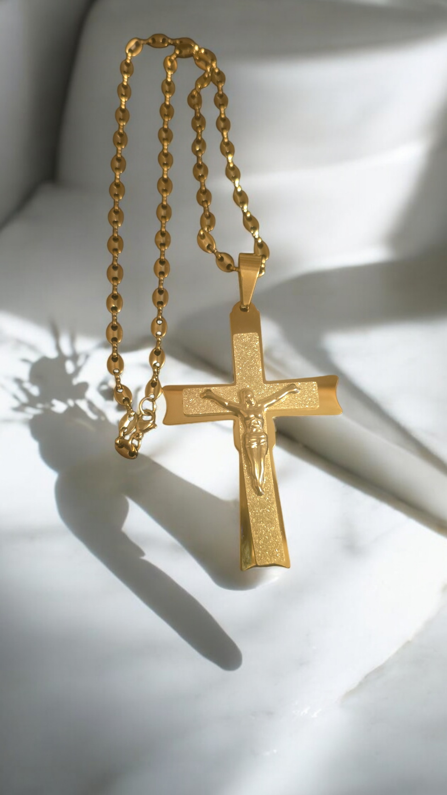 ensemble collier et  pendentif croix