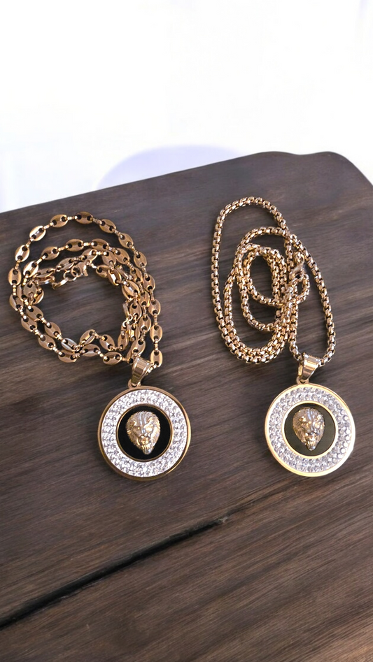 ensemble collier et  pendentif lion