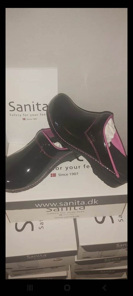 sabot sanita noir vernis , bordure rose