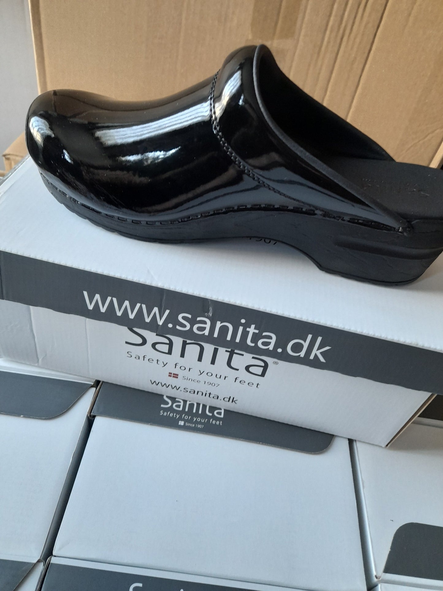 sabot sanita noir vernis